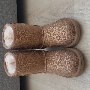 UGG CLASSIC II BOOT